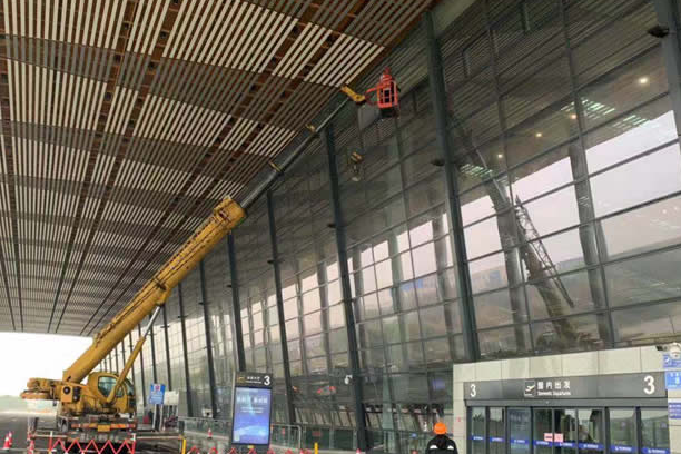 海淀玻璃幕墙维护和保养